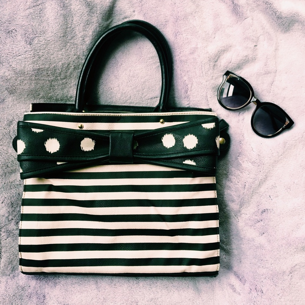 Betsey Johnson 🎀 medium tote (removable straps!)